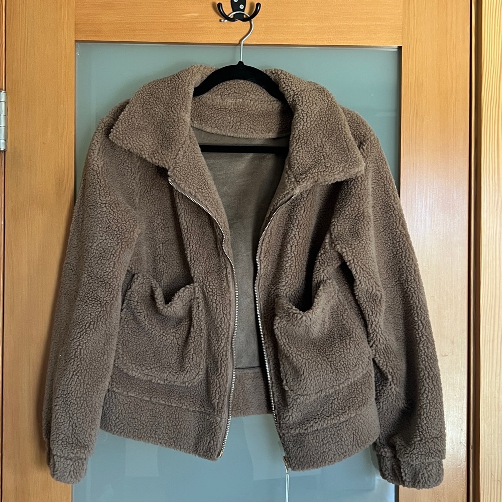 Flygo Womens Cropped Zip Up Lapel Shaggy Teddy Fleece Jacket Faux Fur Coat